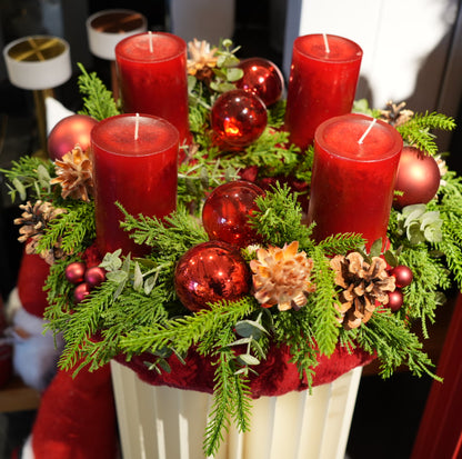 „Christmas Classic – Adventskranz in Rot & Natur“