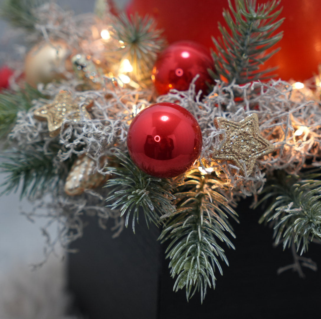 „Golden Spark – Weihnachtslicht im Holzblock“