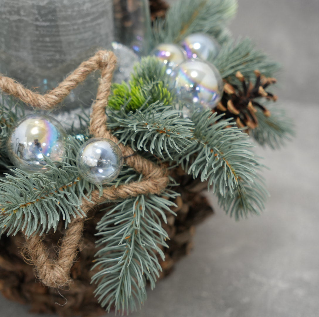 LED – Kerzenkranz mit Holzsockel & Glaswindlicht