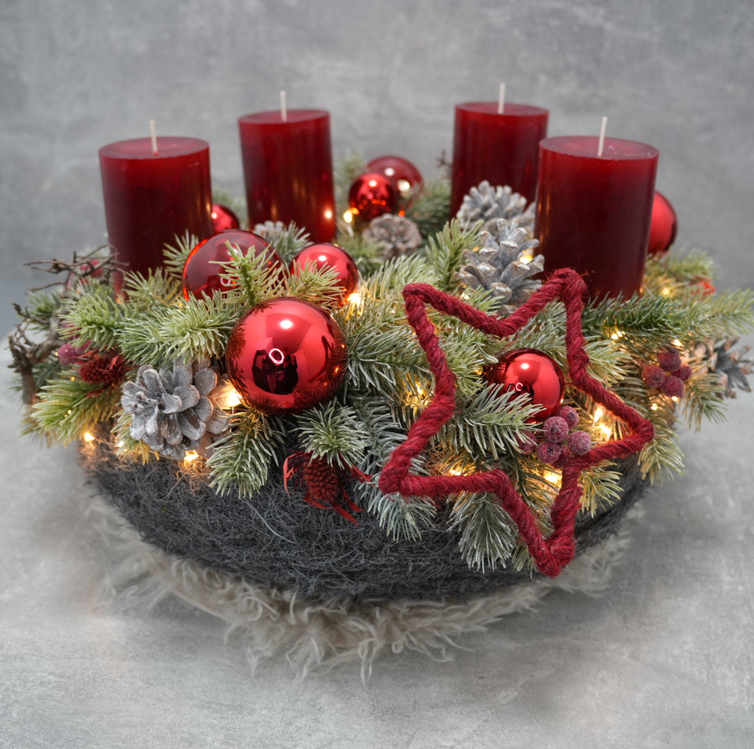 „Winterstern – Edler Adventskranz in Rot & Silber“